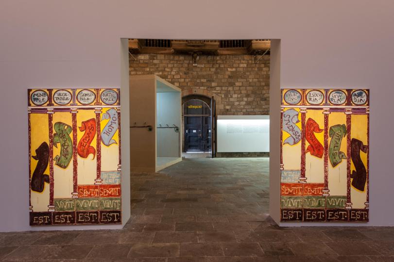 Sisyphus, Rhopography and a Headless Chicken. Sísif, ropografia i un pollastre sense cap