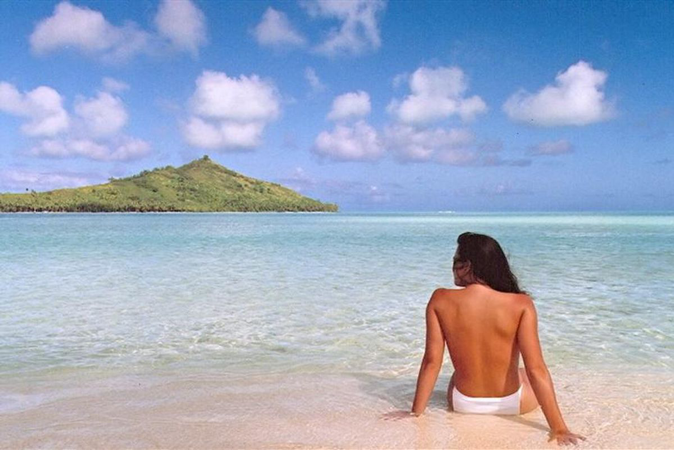 Jennifer in paradise