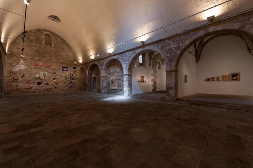 Sisyphus, Rhopography and a Headless Chicken. Sísif, ropografia i un pollastre sense cap