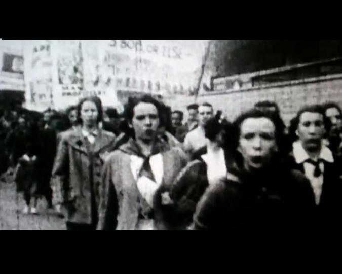 Strike here / Sergi Selves