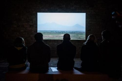 Pieter Geenen, Relocation (objects in mirror are further than they appear), 2011