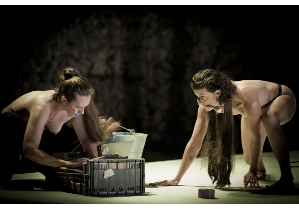 És només un dia_Carolina Campos i Márcia Lança