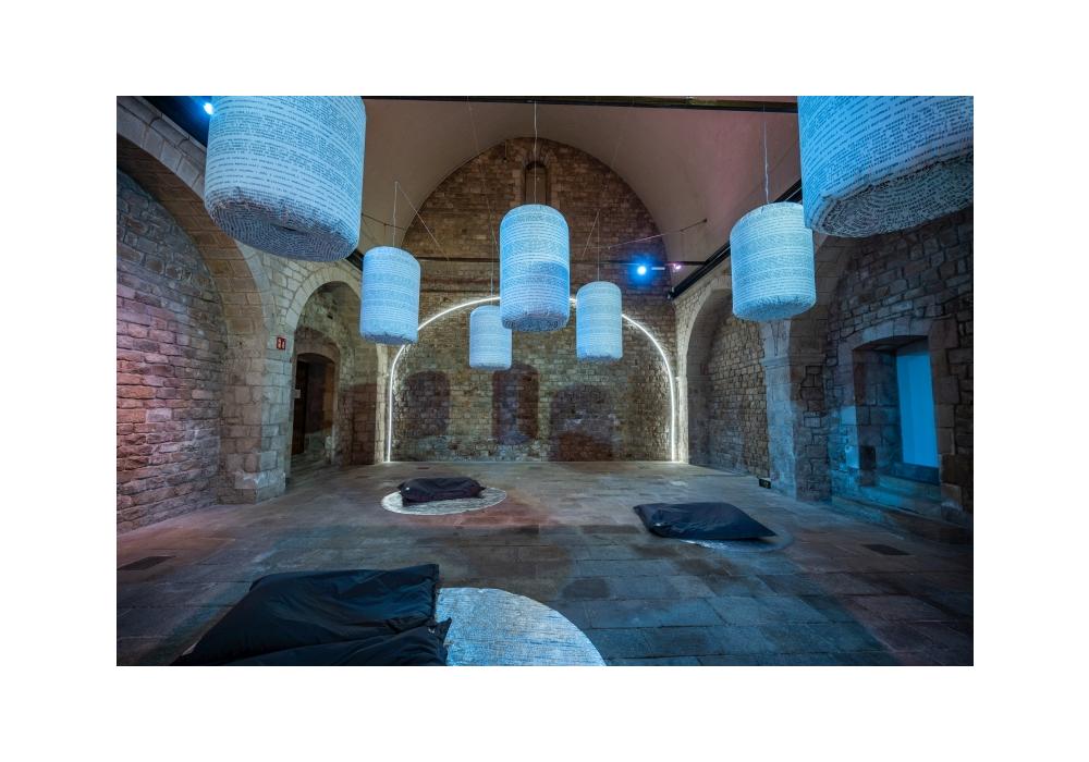 Monica Rikic, Diàleg